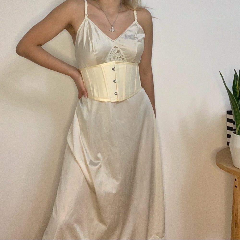 Vintage Lace Details Night Gown